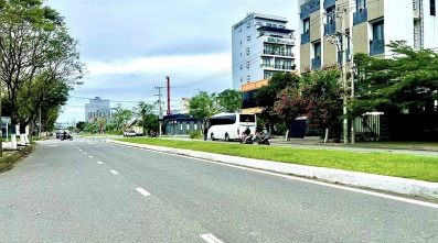 Đất mặt tiền đường Vương Thừa Vũ