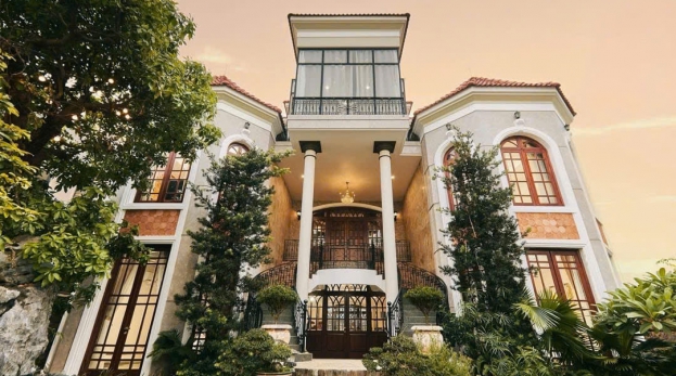VILLA SÁT ĐƯỜNG HỒ XUÂN HƯƠNG - GIỮA PHỐ TÂY AN THƯỢNG – 3 TẦNG – 871M² – DÒNG TIỀN GẦN 300 TRIỆU/THÁNG